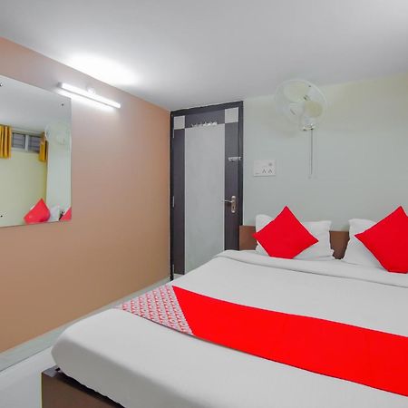 Hotel O Lindsay Inn Guest House Bara Bazar Exterior foto