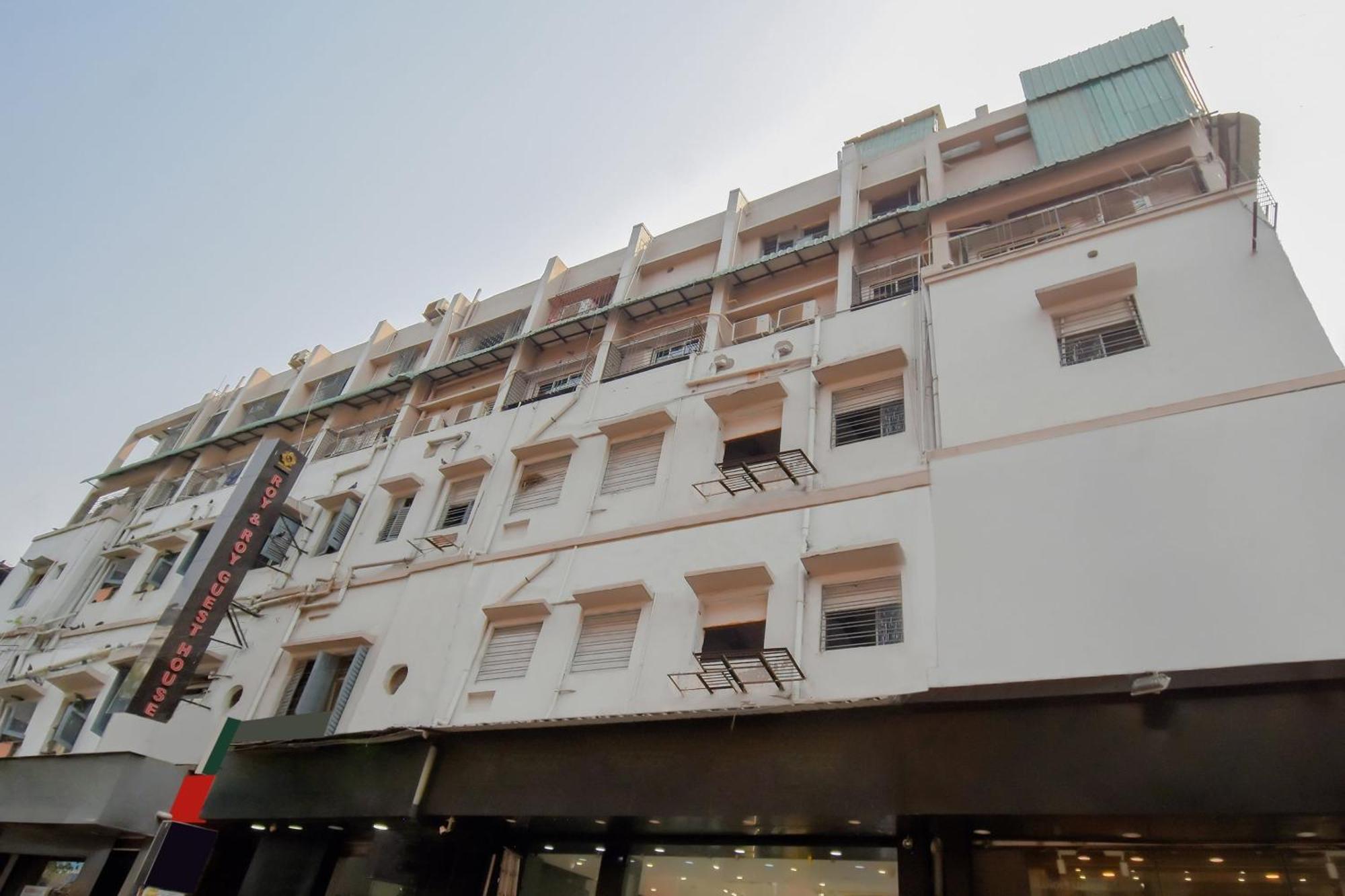 Hotel O Lindsay Inn Guest House Bara Bazar Exterior foto