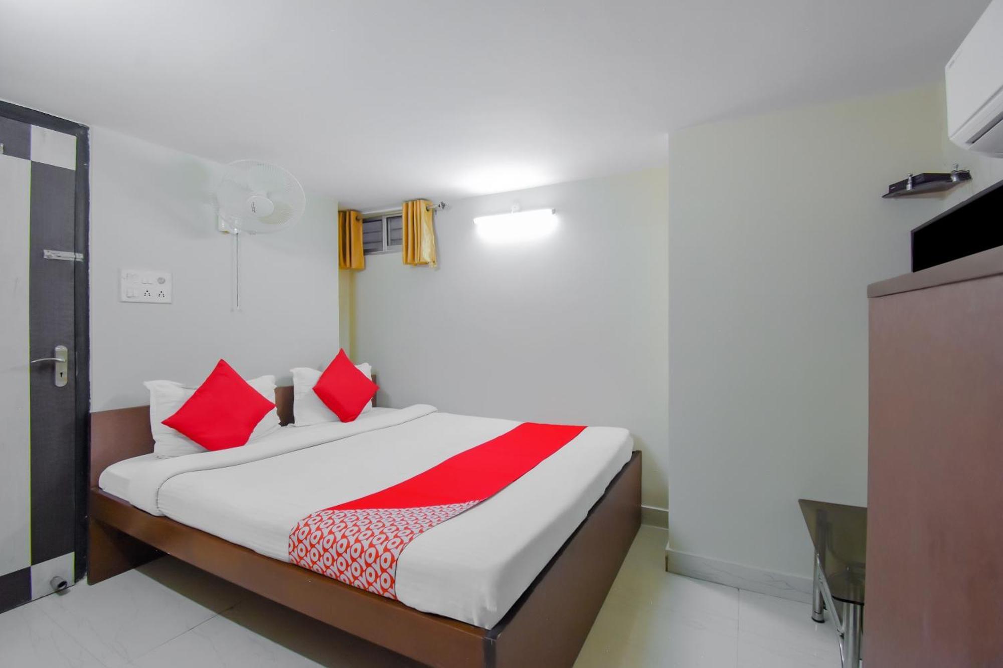 Hotel O Lindsay Inn Guest House Bara Bazar Exterior foto