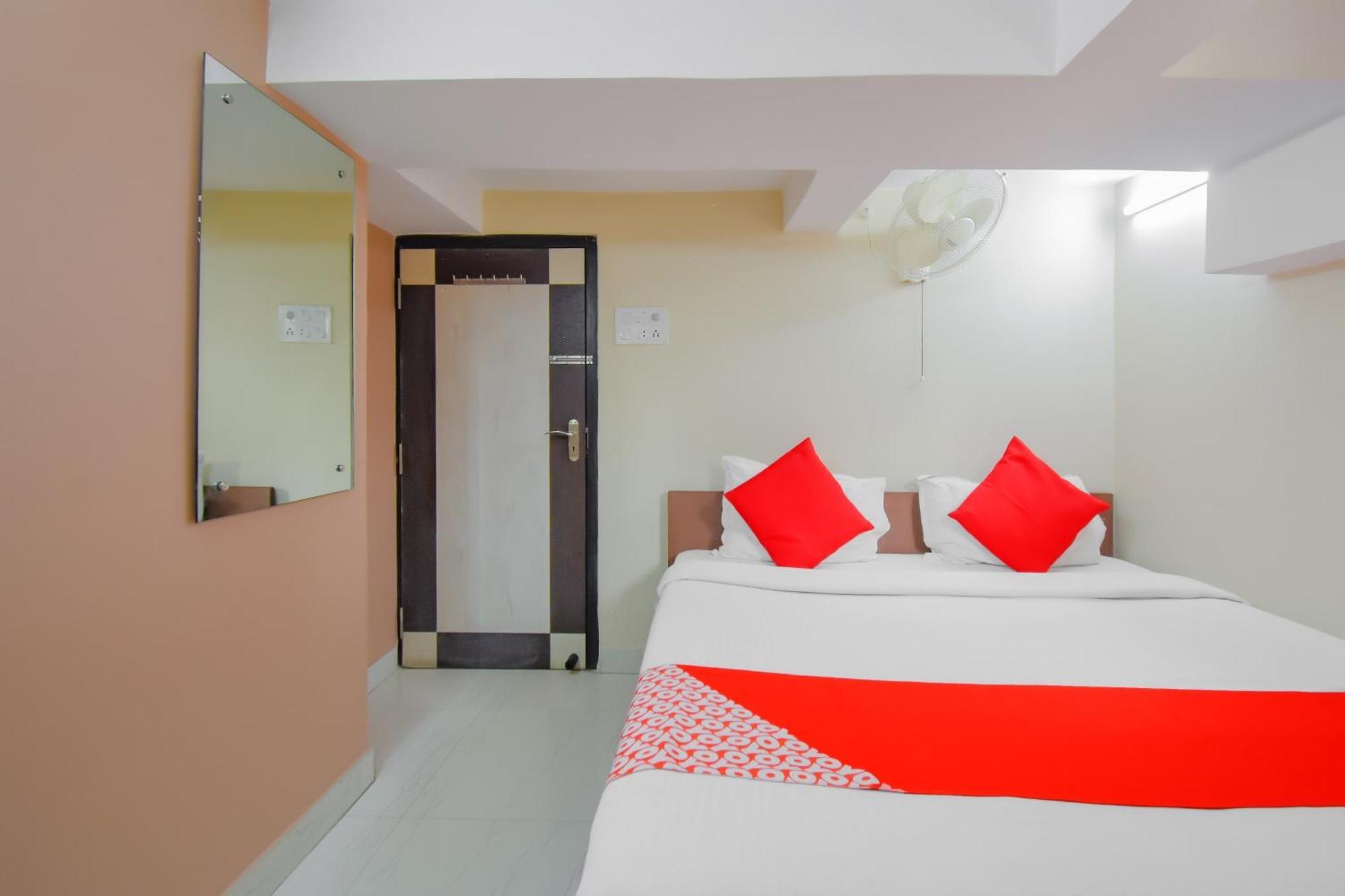 Hotel O Lindsay Inn Guest House Bara Bazar Exterior foto