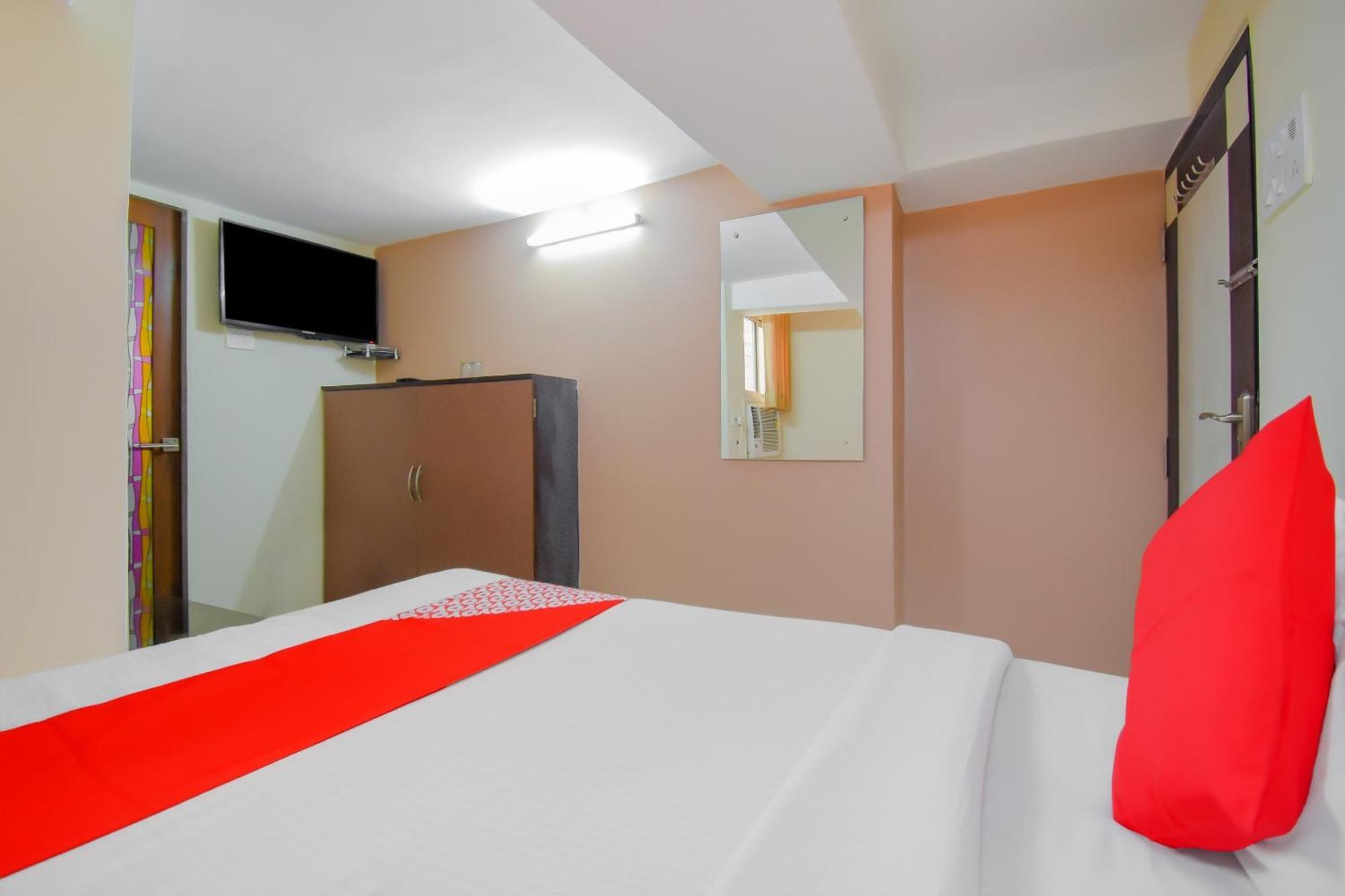 Hotel O Lindsay Inn Guest House Bara Bazar Exterior foto