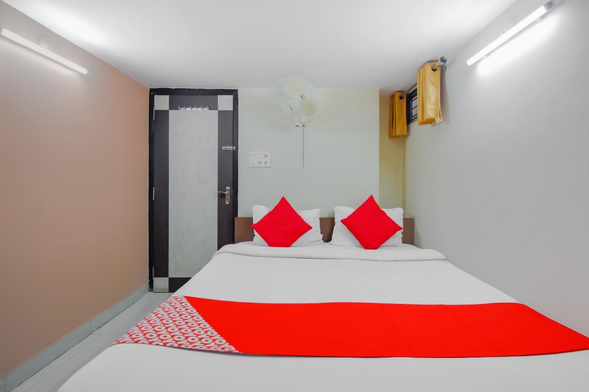 Hotel O Lindsay Inn Guest House Bara Bazar Exterior foto