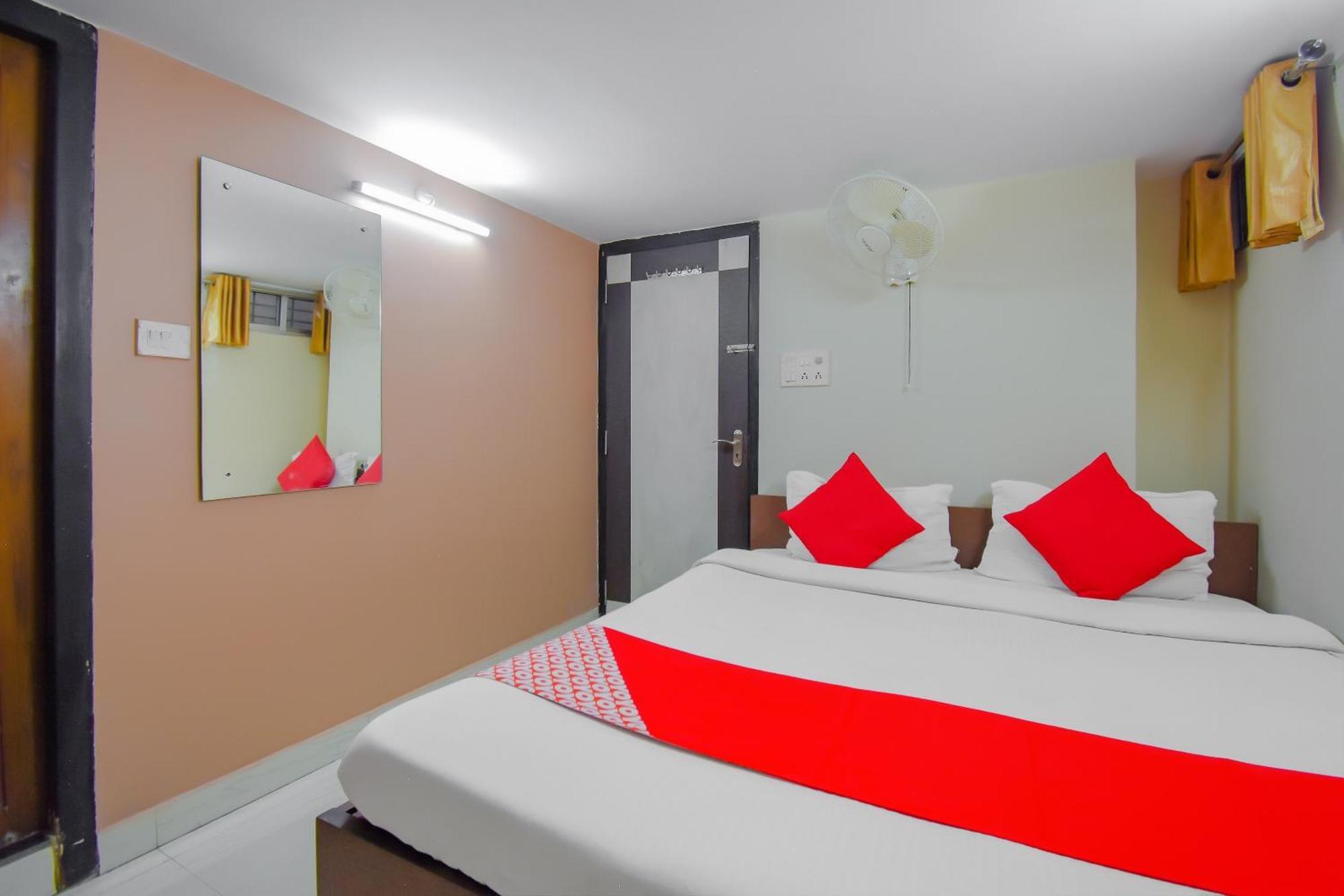 Hotel O Lindsay Inn Guest House Bara Bazar Exterior foto